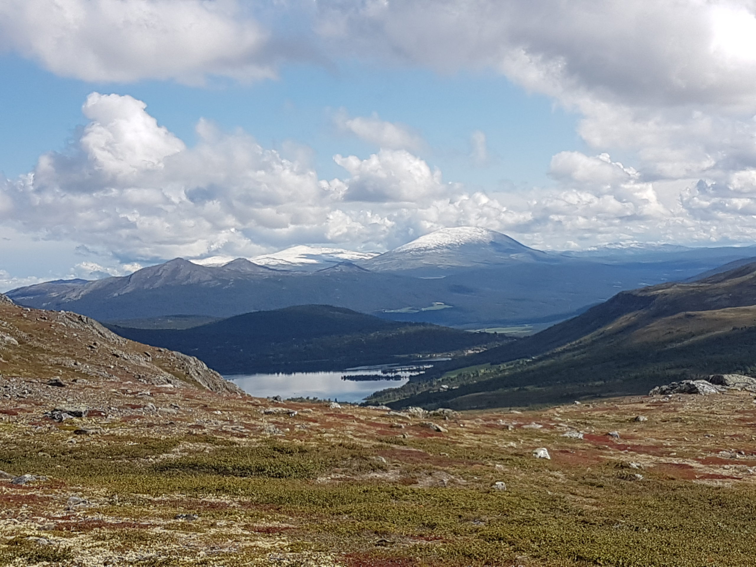 fjell og himmel